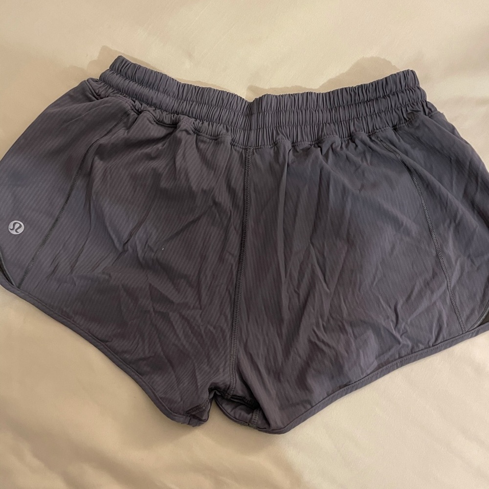 gray lululemon hotty hot shorts 2.5”